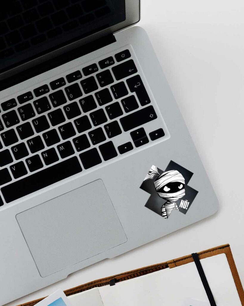 Sticker_Muumy_Tales_Macbook