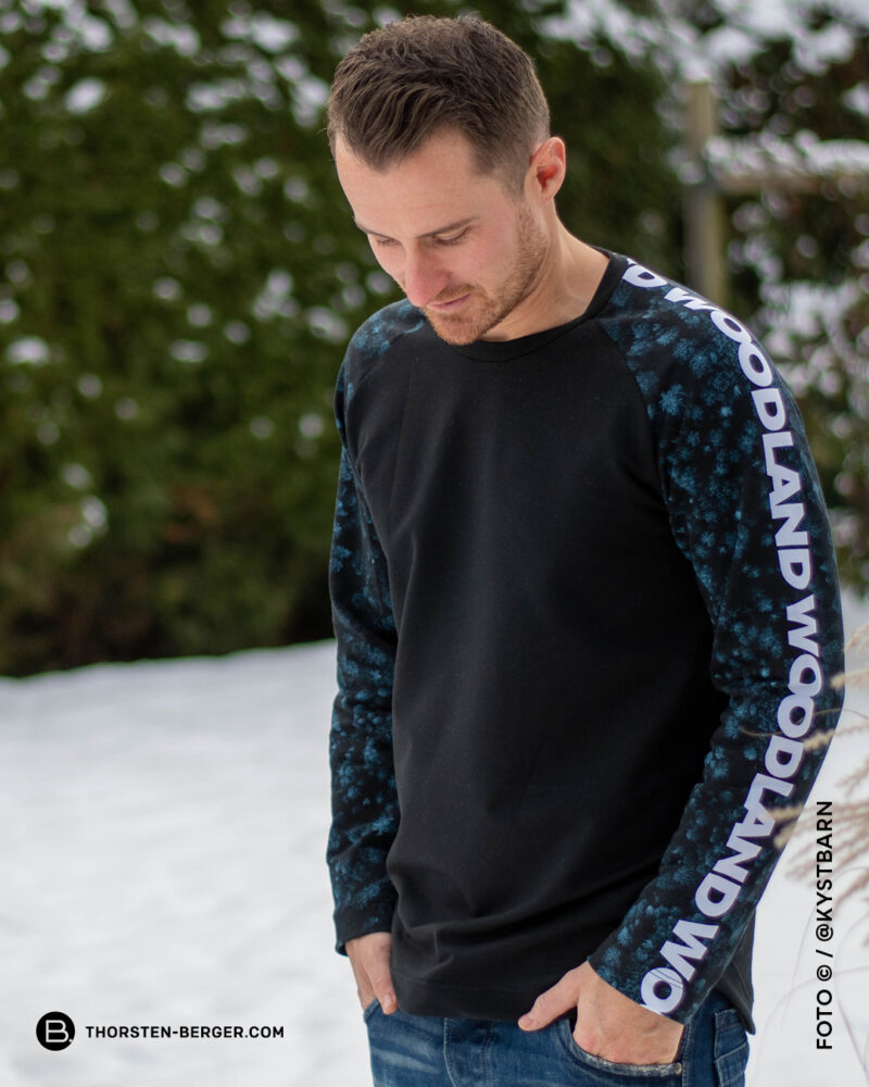 ALLOVER "WOODLAND" | French Terry | Forestblue – Bild 5